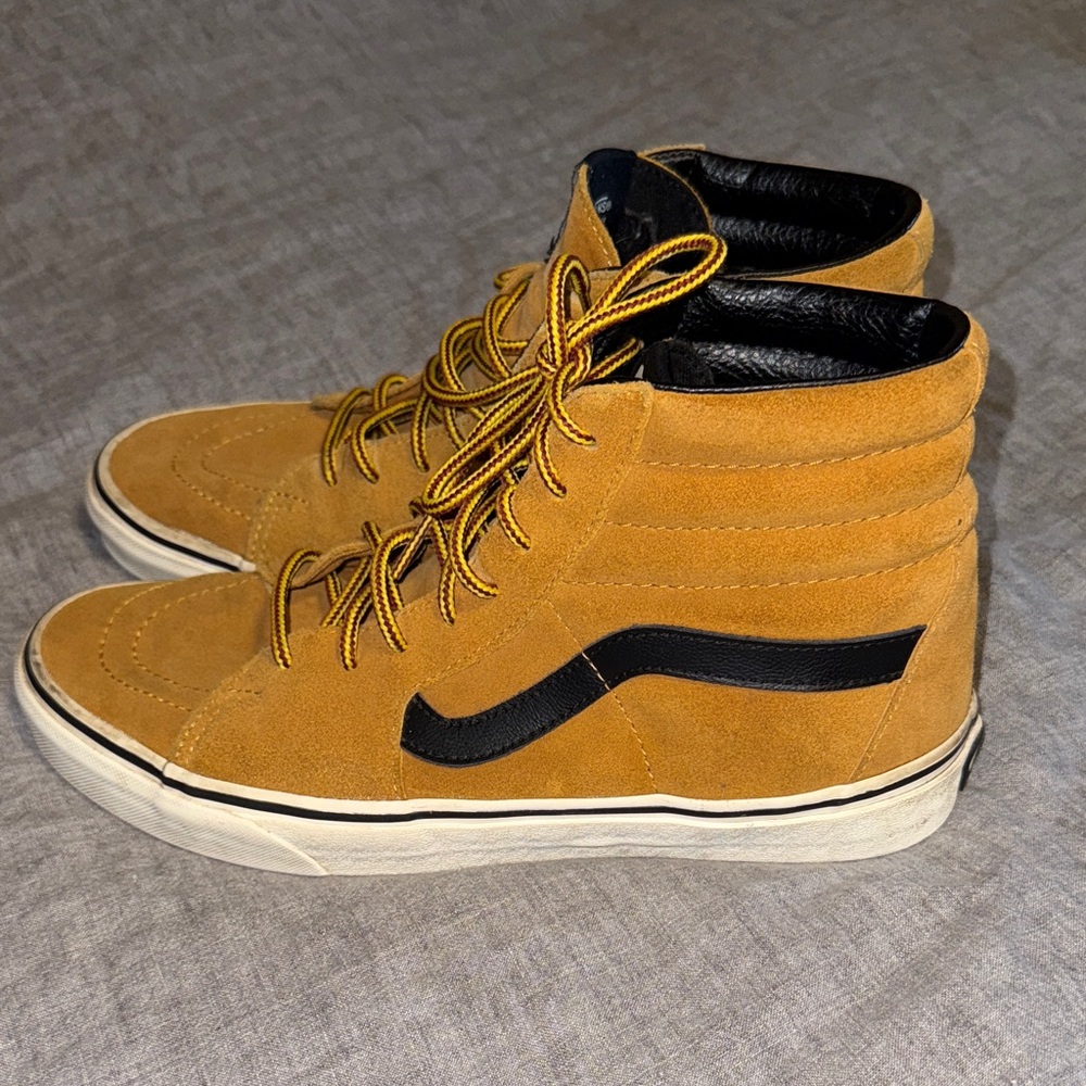 Vans Sk8-Hi Wheat high-top skate shoes. Size 9.5 men’s